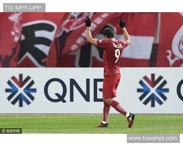 亚冠激战上港对决素可泰全力争胜展现球队实力与风采